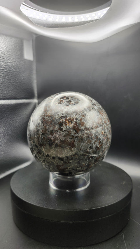 Flame stone sphere yooperlite 87mm, 3.4 inches, 2.1 pounds