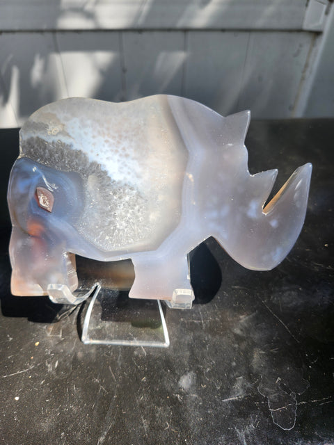 Druzy agate rhino! 8 ounces, 5 inches