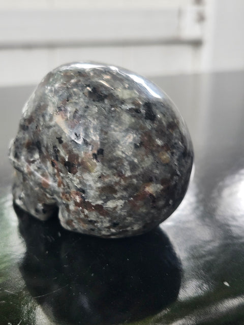 Mini flame stone skull! 5.8 ounces, 2.7 inches long, 2.1 tall