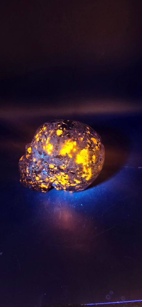 Flame stone "yooperlite" skull! 3 inches tall, 3 long, 14 ounces