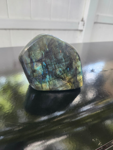 Labradorite free form! 3.18 inchs tall, 3.48 inchs wide,1.1 pound