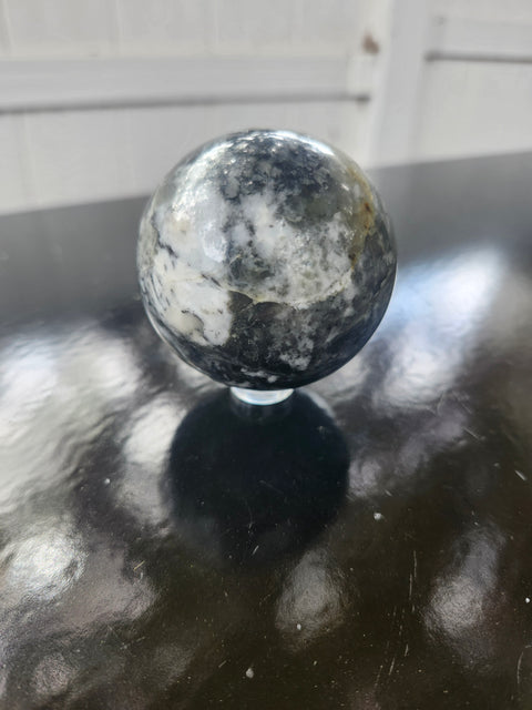 55.5mm, 2.18 inch, 8.5 ounce Serpentine sphere