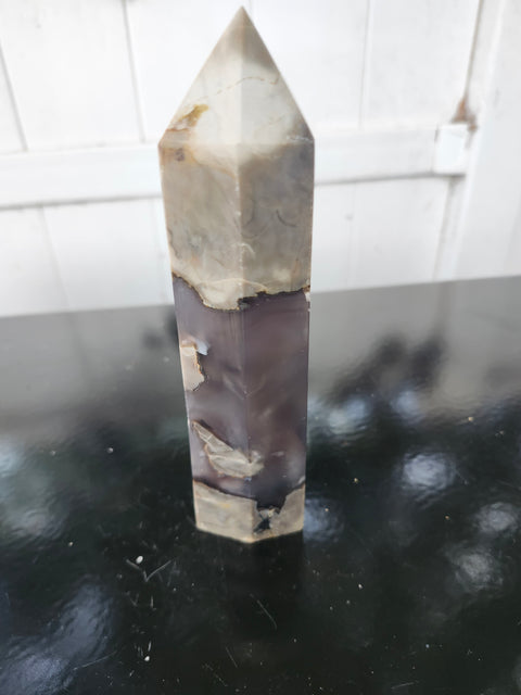 Volcanic agate tower! 1.4 pounds, 6.5 inches