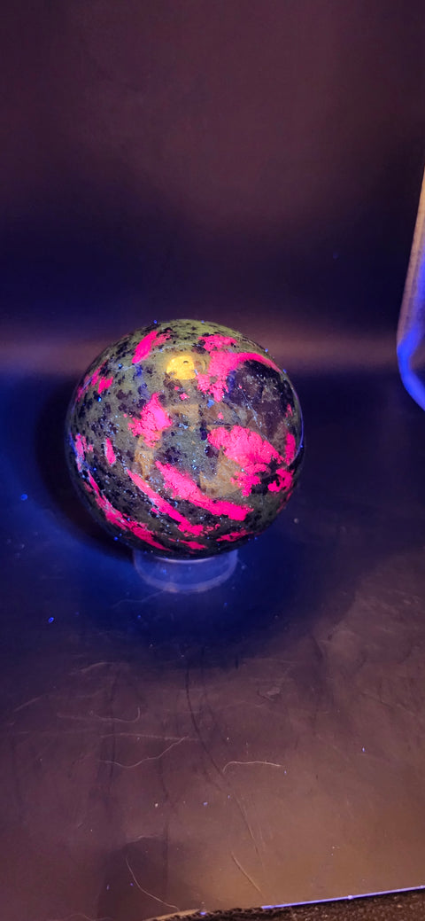 Ruby in zoisite sphere! 65.5mm, 2.57 Inches, 1 pound