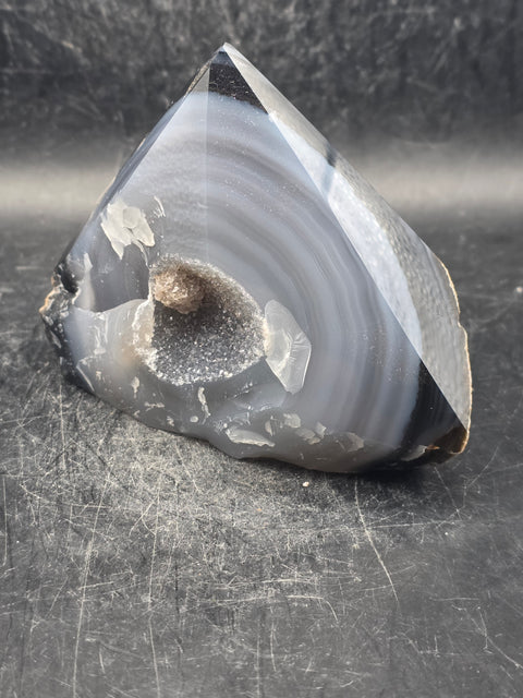 Druzy agate polished top point! 12.5 ounces, 3.7 inches wide, 3" tall