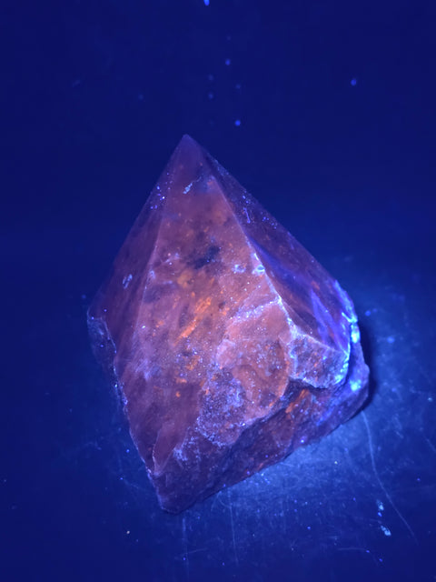 Sodalite polished top point! 12.2 ounces, 3.2 inches tall, 3" wide