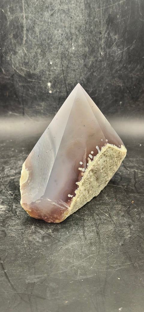 Druzy agate polished top point! 8.6 ounces, 2.7 inches tall, 2.9 wide