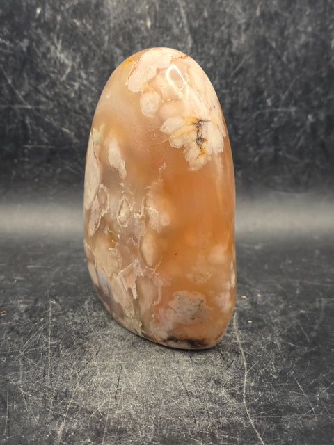 Flower agate free form! 13 ounces, 3.4 inches tall, 2.8" wide