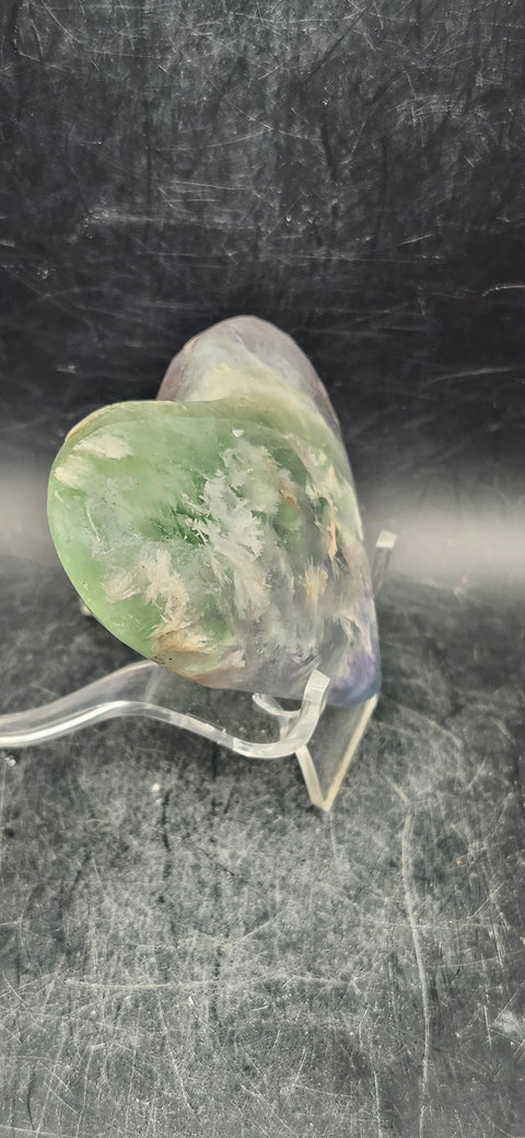 Snowflake florite heart! 6 ounces,   3.2 inches wide, 2.5" tall