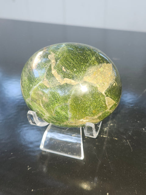 Olive opal palm stone! 2.64 inches wide, 2.09 tall, 4.8 ounce
