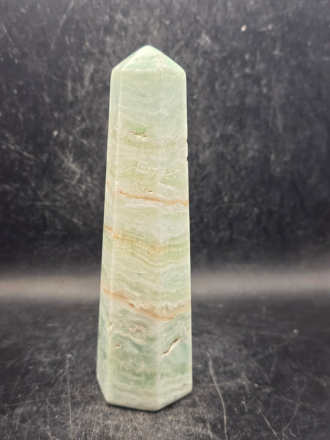 Caribbean calcite tower! 9.3 ounces, 5.1 inches tall