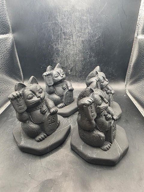 Maneki neko shungite figurine! 6 ounces, 3 inches tall!