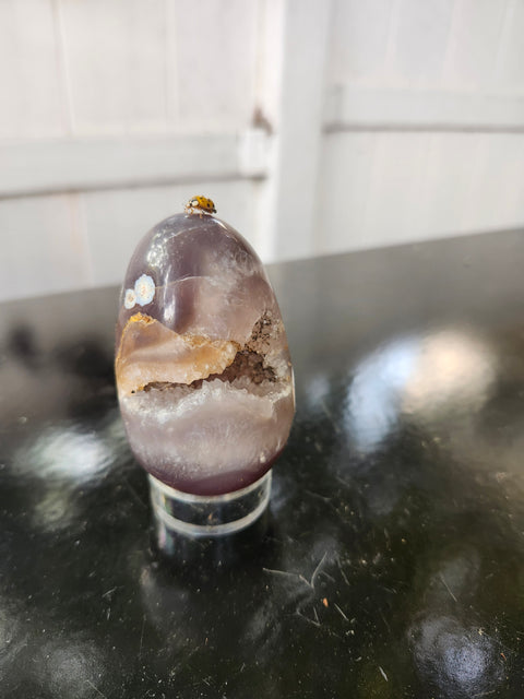 Druzy agate egg. 5.2 ounces, 2.75 inchs