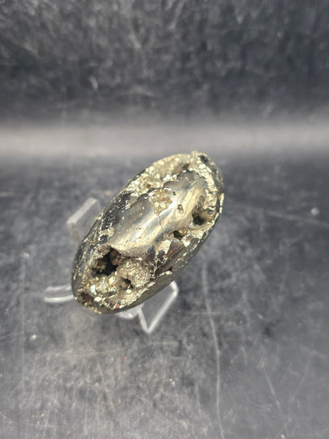 Pyrite palm stone! 2.3 inches wide, 5.4 ounces