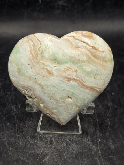 Caribbean calcite heart! 4.2 ounces, 2.6 inches wide, 2.4" tall