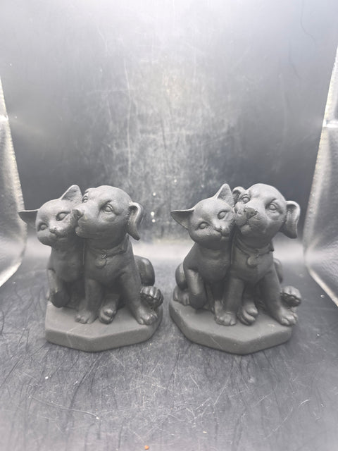 Shungite cat&dog! 8.7 ounces, 3.7 inches tall!
