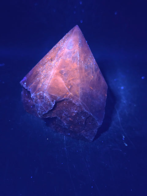 Sodalite polished top point! 12.2 ounces, 3.2 inches tall, 3" wide