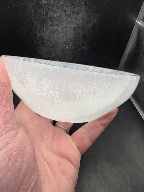 Deep selenite bowl! 5.3 inches, 1.4 pounds!