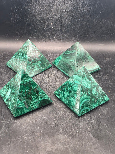 Malachite pyramid! 3.5 ounces, 1.7 inches tall, 1.9 inches wide!