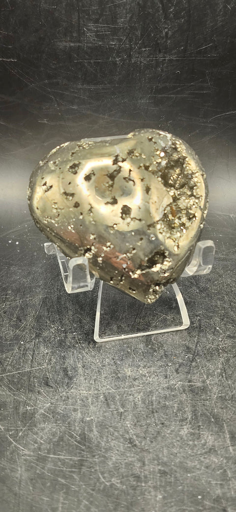 Pyrite heart! 4.8 ounces, 2.25 inchs wide, 2.25 tall!