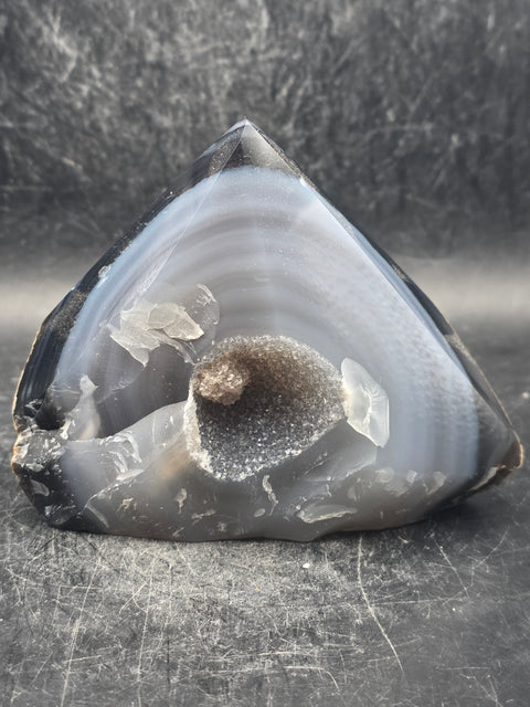 Druzy agate polished top point! 12.5 ounces, 3.7 inches wide, 3" tall