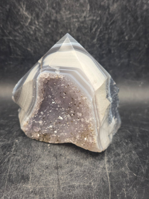 Druzy agate polished top point! 10.9 ounces, 2.8 inches tall, 2.7" wide