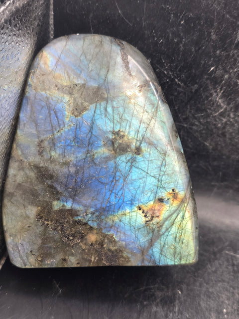 Labradorite free form! 1.11 pounds, 4.1 inches tall, 3.4" wide