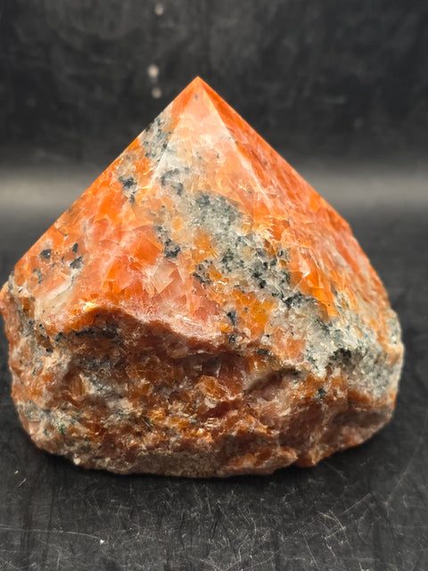 Sunstone polished top point! 14.5 ounces, 2.7 inches tall, 3 inches wide!