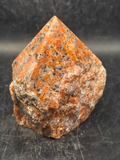 Sunstone polished top point! 14.4 ounces, 3.2 inches tall, 2.8" wide