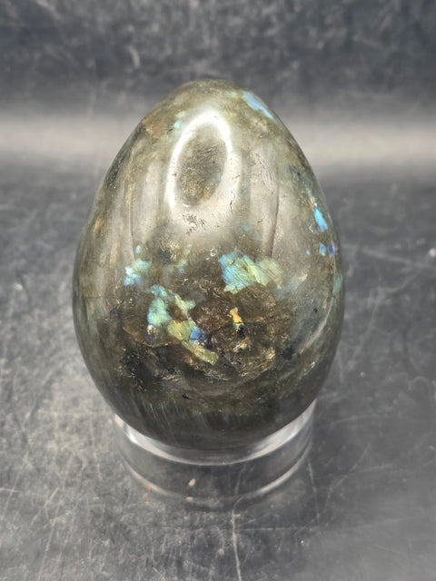 Labradorite egg! 11.4 ounces, 2.9 inches tall, 2.1 inches wide