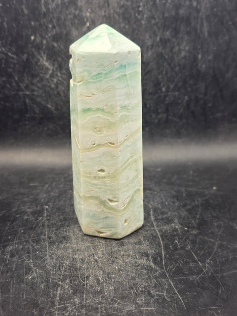 Caribbean calcite tower! 9.2 ounces, 4.1 inches tall
