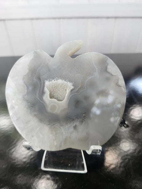 Druzy agate apple! 95.8mm wide, 91mm tall, 6.8 ounces