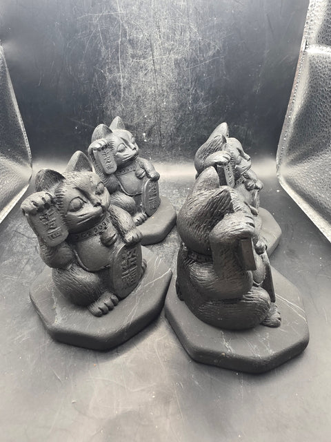 Maneki neko shungite figurine! 6 ounces, 3 inches tall!