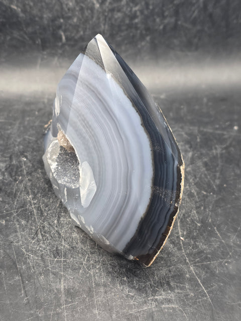 Druzy agate polished top point! 12.5 ounces, 3.7 inches wide, 3" tall