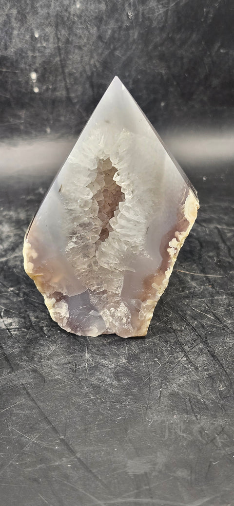 Druzy agate polished top point! 8.6 ounces, 2.7 inches tall, 2.9 wide
