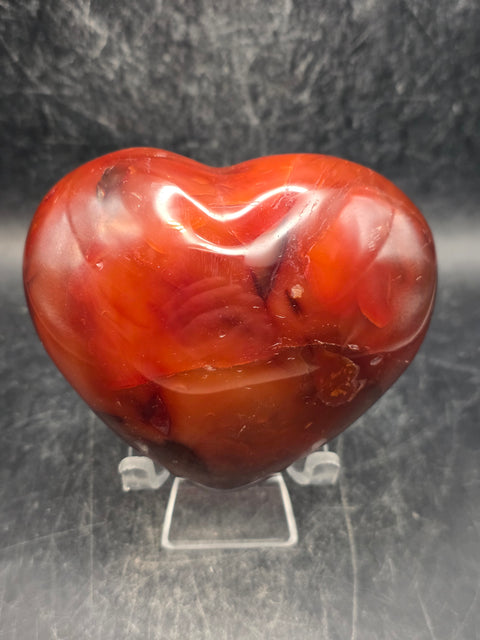 Carnelian agate heart! 10.6 ounces, 3.2 inches wide, 2.9" tall