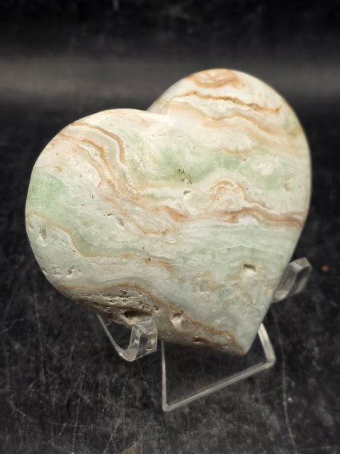 Caribbean calcite heart! 4.2 ounces, 2.6 inches wide, 2.4" tall