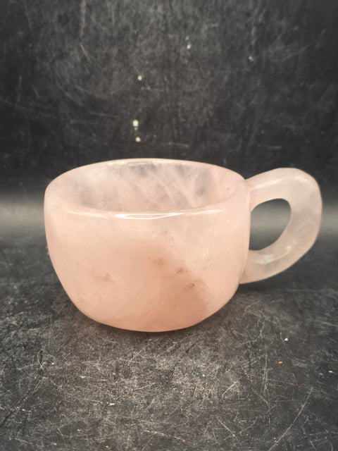 rose quartz cup! 7.5 ounces, 3.6 inches wide, 1.6 inches tall!
