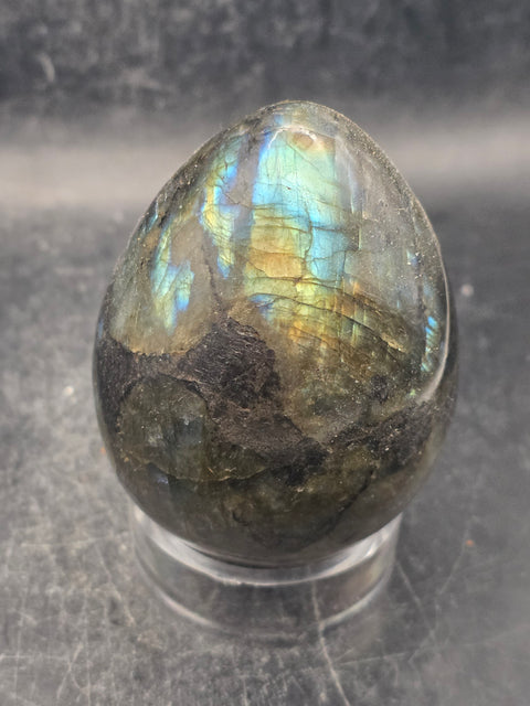 Labradorite egg! 11.2 ounces, 2.9 inches tall, 2.1" wide