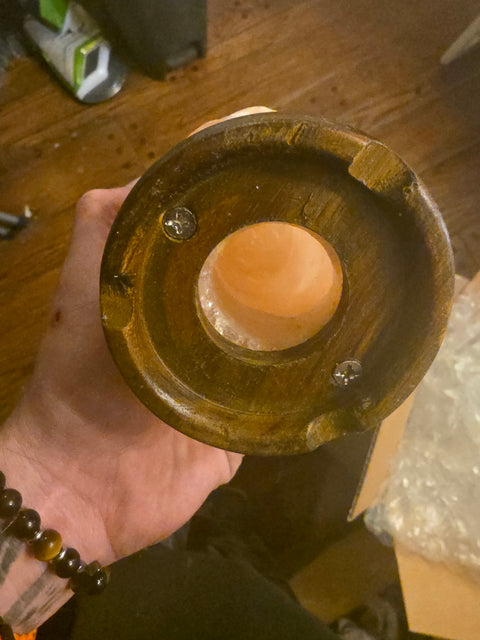 Himalayan salt lamp! 7 inches tall, 3 pounds! Led light included!