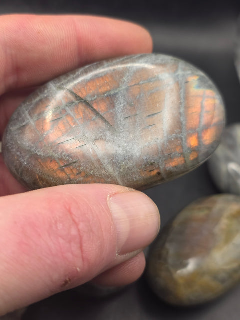 Sunset labradorite palm stone! 1.6 too 2.5 inches