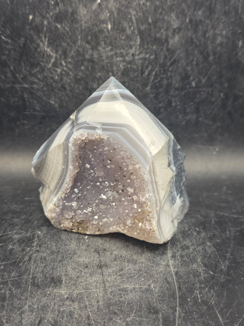 Druzy agate polished top point! 10.9 ounces, 2.8 inches tall, 2.7" wide