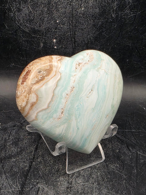 Caribbean calcite heart! 6.8 ounces, 3 inches wide, 2.6 tall