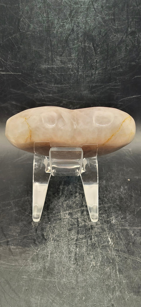 Rose quartz heart! 6.6 ounces, 3.25 inches wide, 3 tall, .86 thick