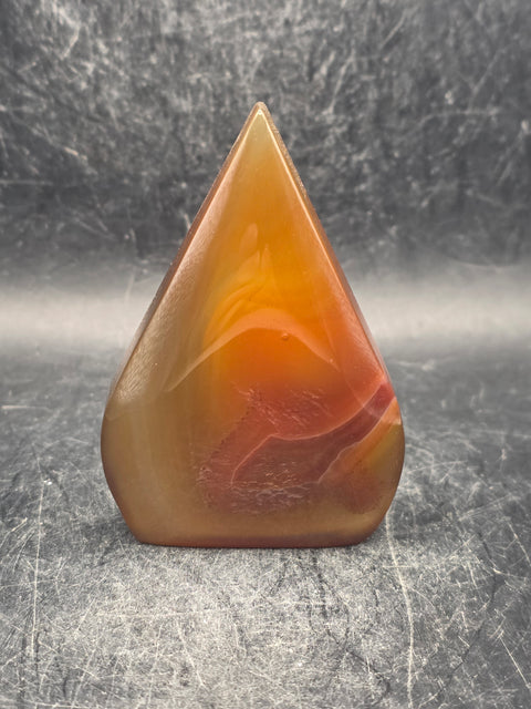 Agate tear tower! 3.8 ounces, 2.8 inches tall, 1.9 inches wide