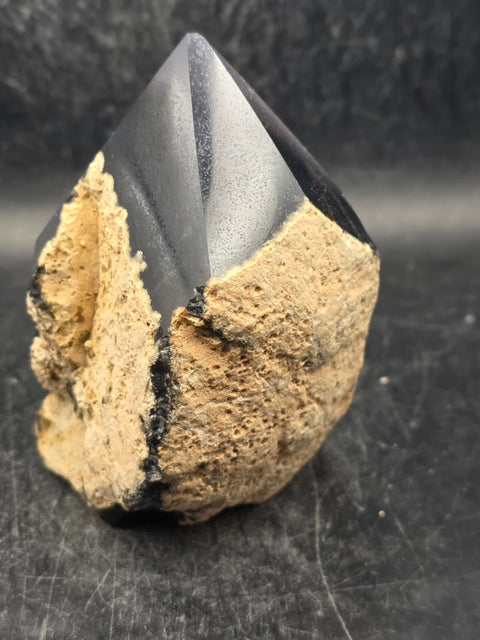 Druzy agate polished top point! 14 ounces, 3.4 inches tall, 2.7" wide