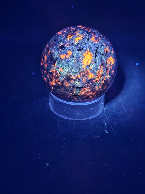 Flame stone sphere! 57mm, 2.2 inches, 9 ounces