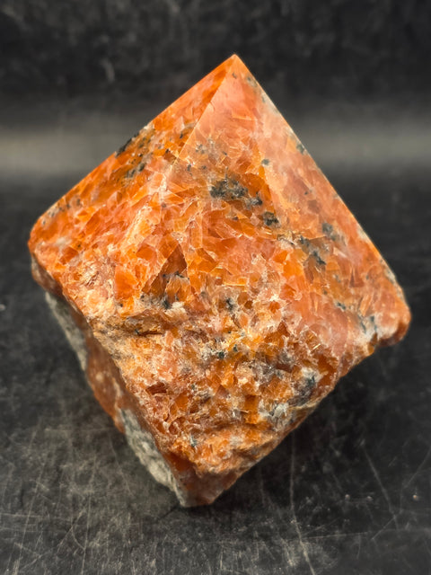 Sunstone polished top point! 11.5 ounces, 2.9 inches tall, 2.7" wide