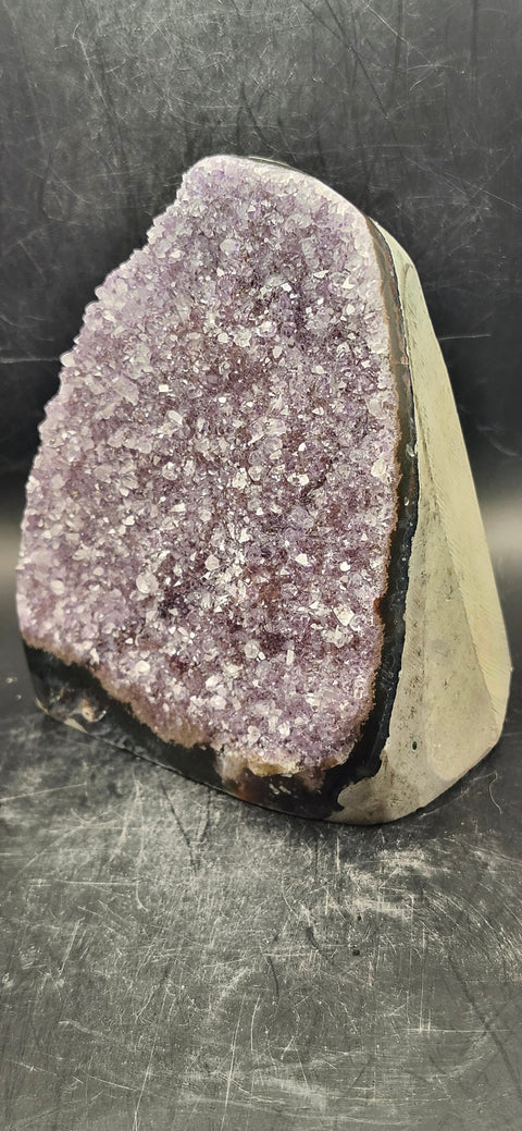 Amethyst cut base free form! 2.5 pounds, 4.75 inches tall, 4 wide, 3 thick