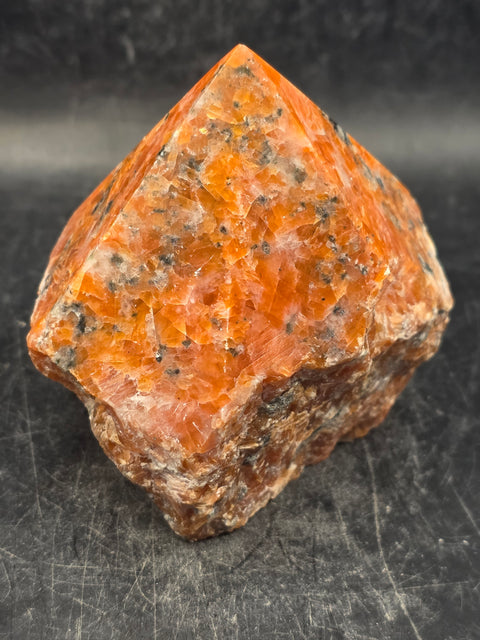 Sunstone polished top point! 11.5 ounces, 2.9 inches tall, 2.7" wide